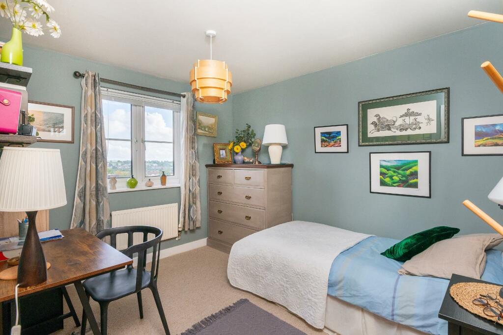 8B8SHD - Bedroom H.jpg