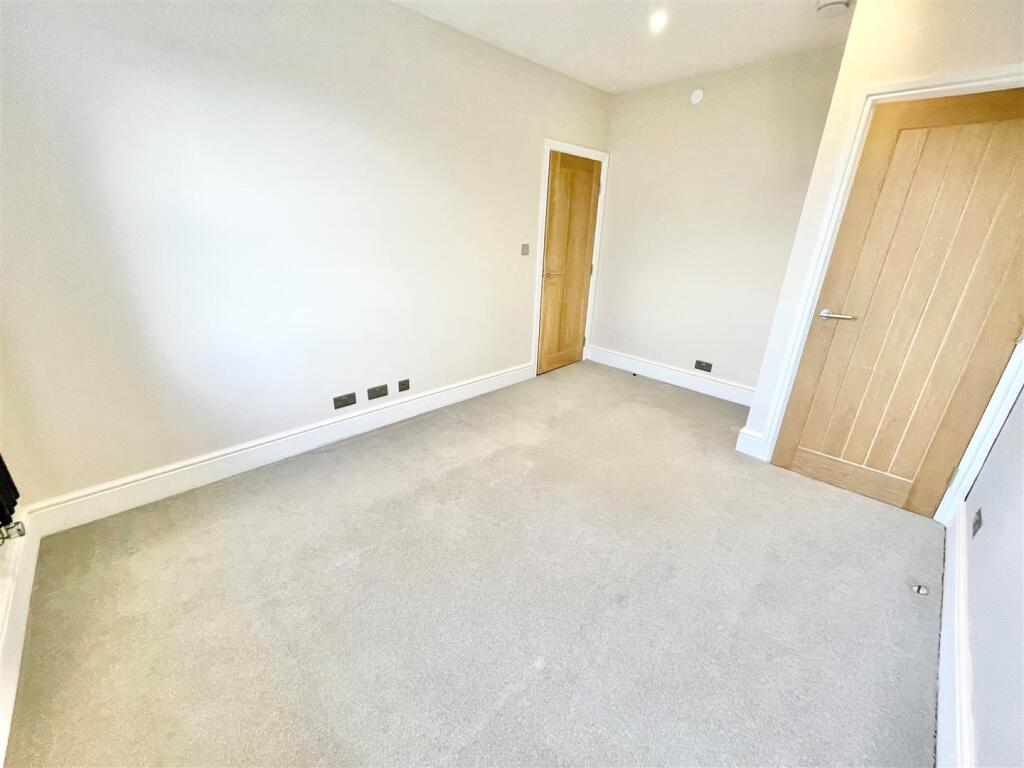 BEDROOM 1B.jpg