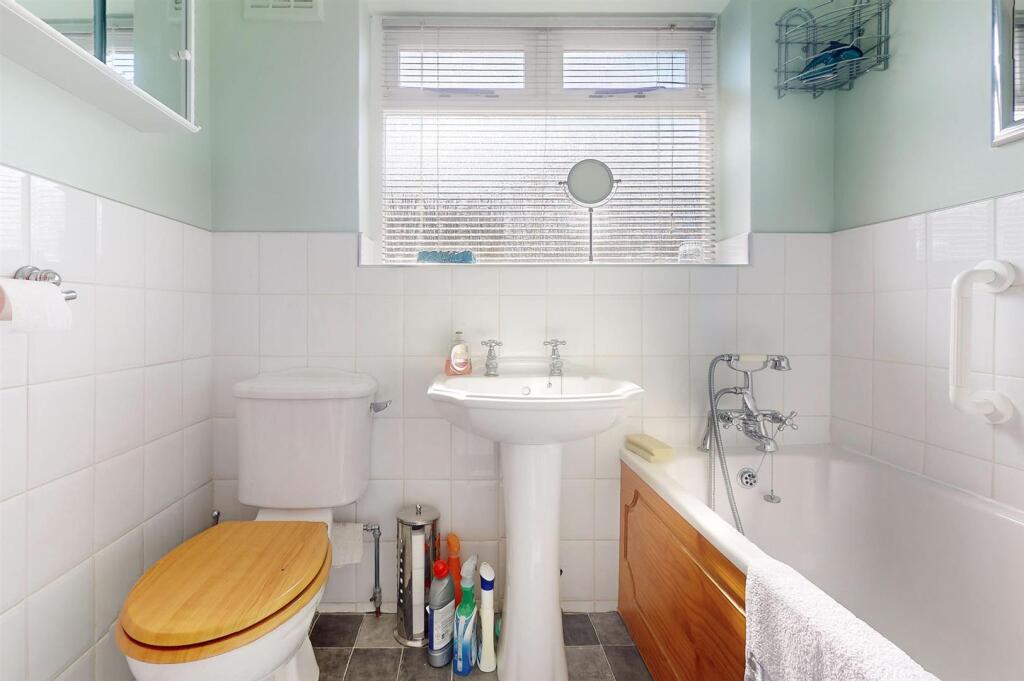 443-Havering-Road-08182024_183002.jpg