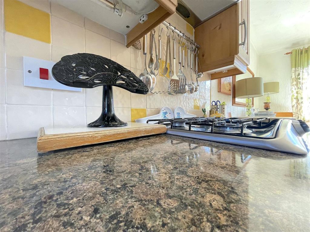 Kitchen:Dining Room (5).jpeg