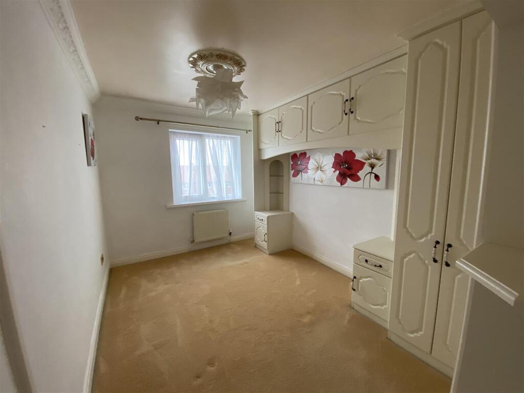 Bedroom no.1 rear double: