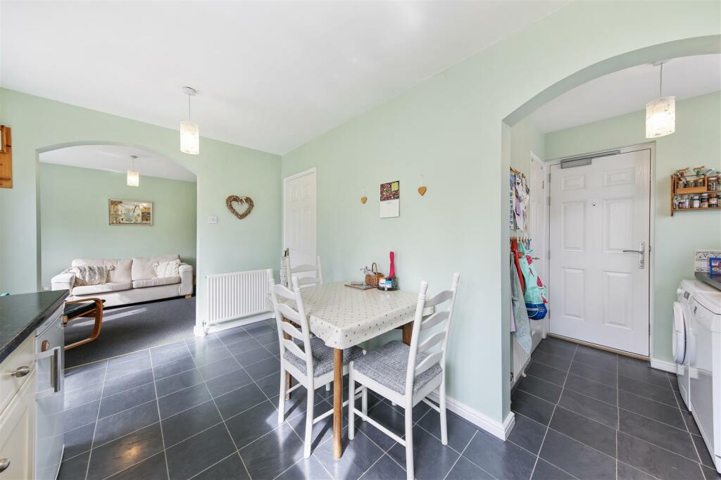Kitchen/ Dining