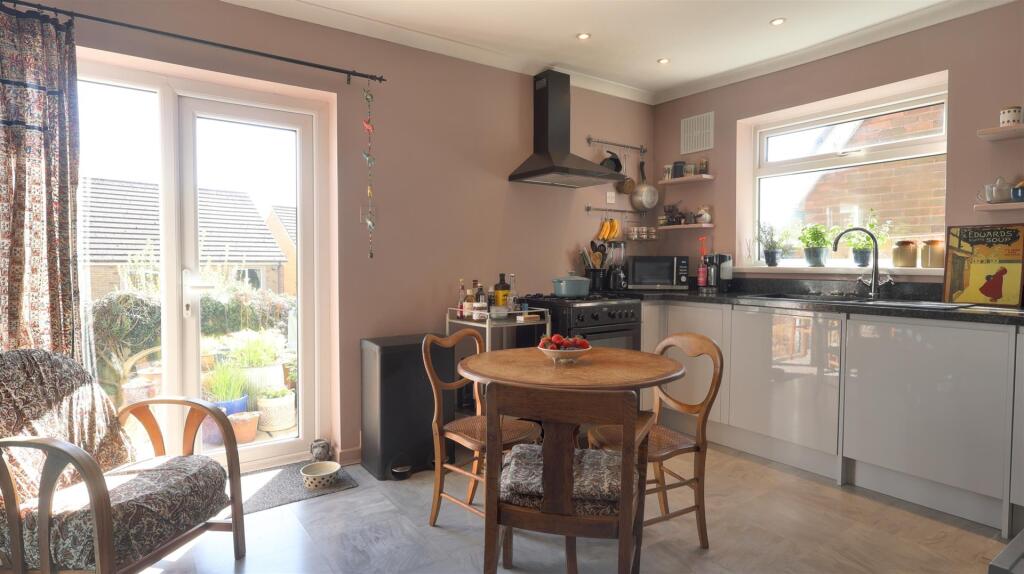 Stuart Crescent Kitchen