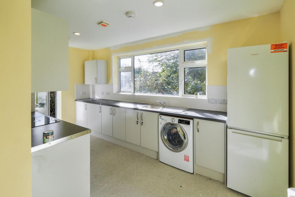 15 Sweechgate, Broad Oak, Canterbury, Kent, CT2 0QY