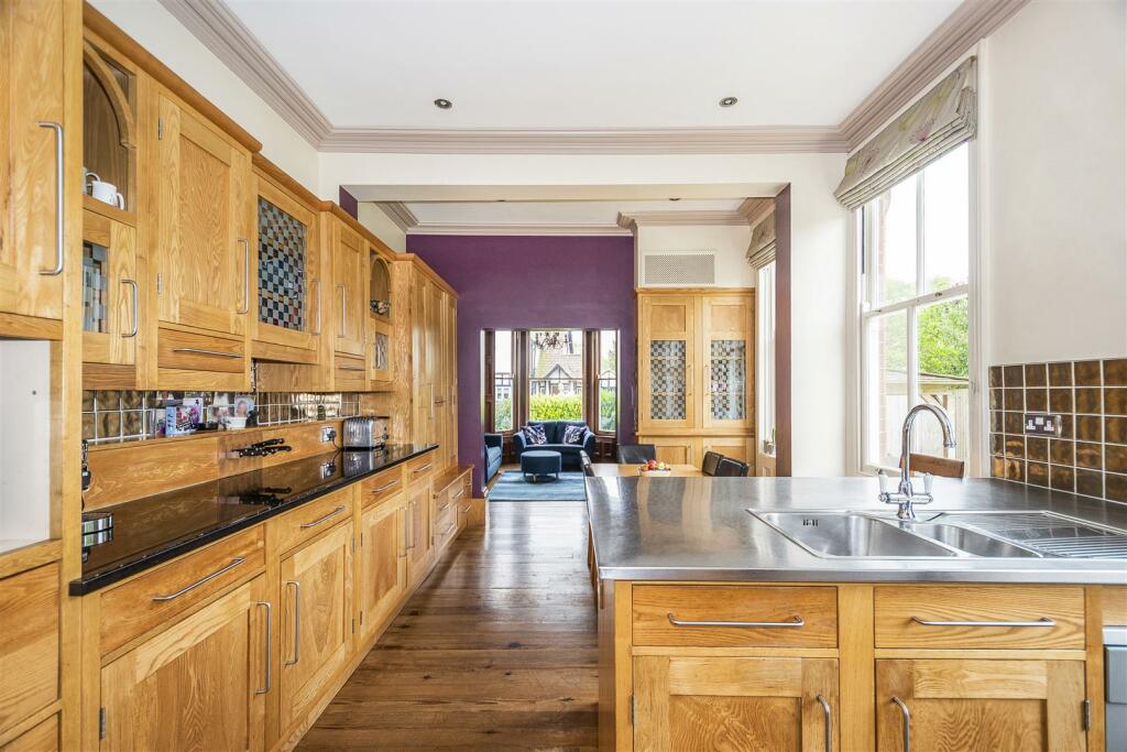 KITCHEN/DINER