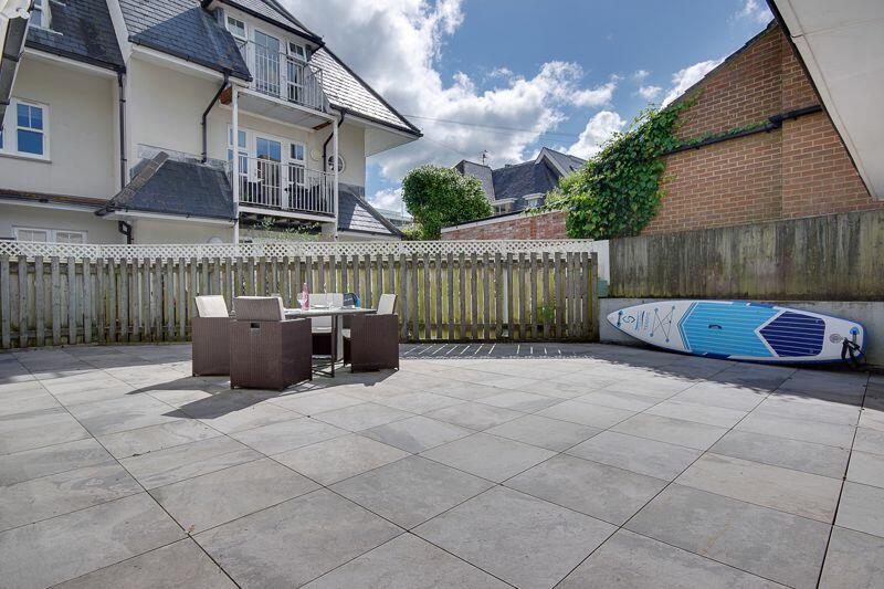 Private Courtyard/Garden