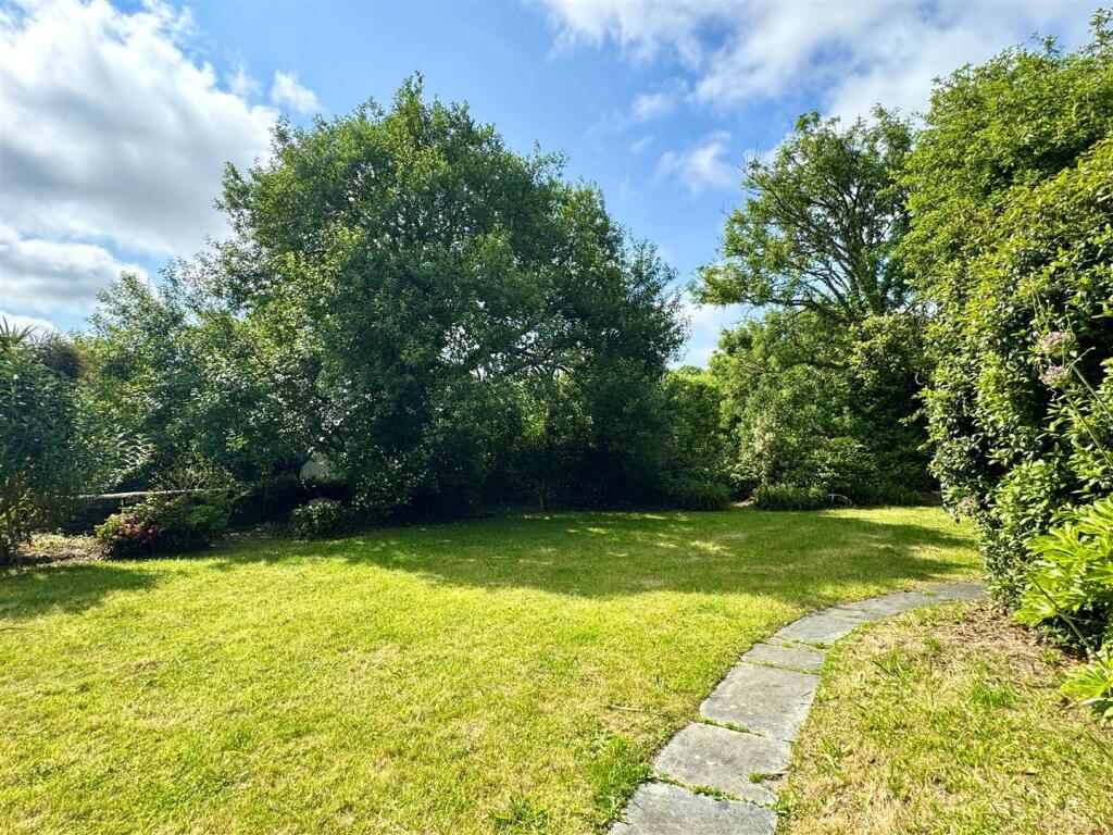 Manuels Farmhouse Garden