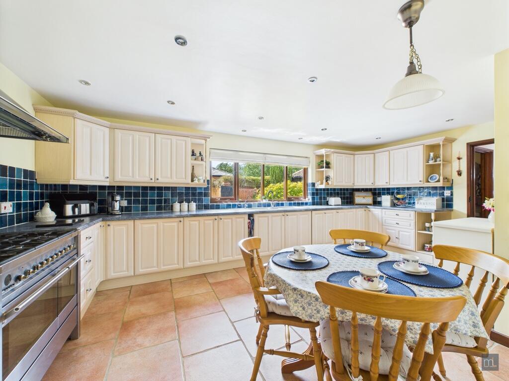 Kitchen/Breakfast