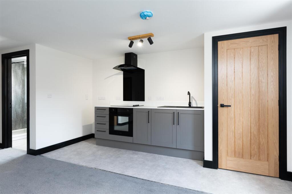 Flat 9 (2).jpg
