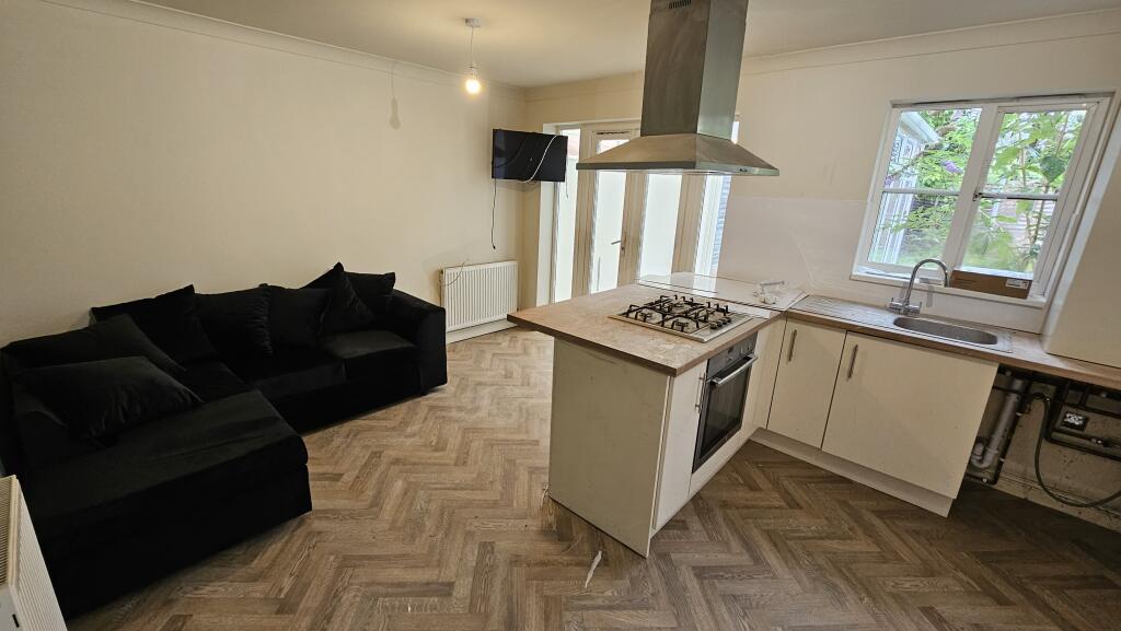 Kitchen/Lounge