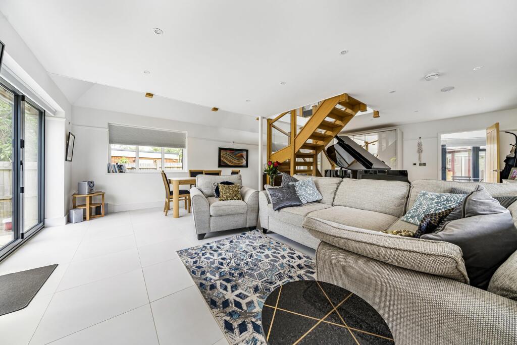 Annex Living Room/Dining Room (2)