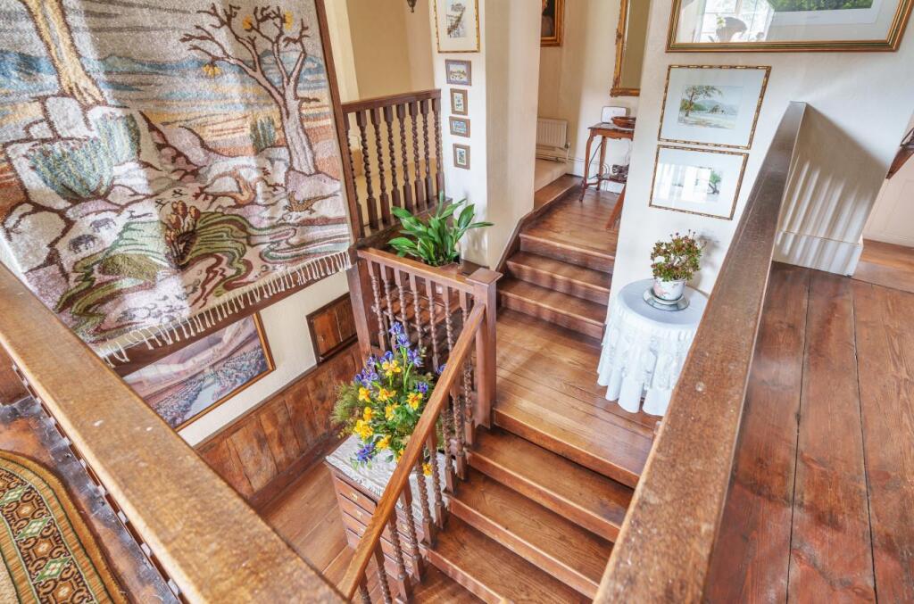 manor house 15