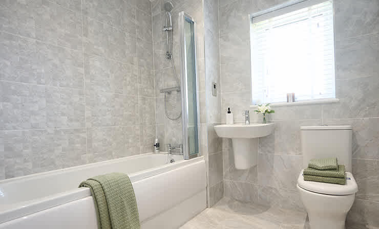 jubilee-gardens-persona-homes-tan-bathroom