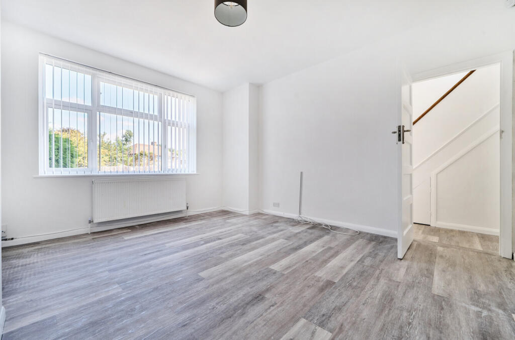 1313254-6-6852b73...