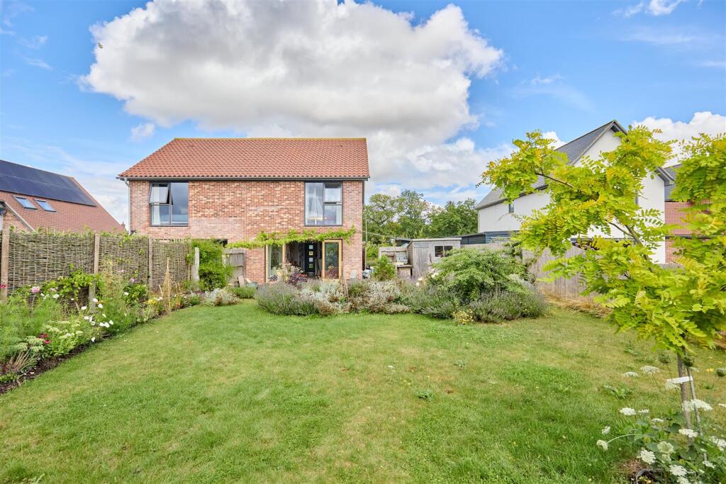 4 Cedars Rise 14.jpg