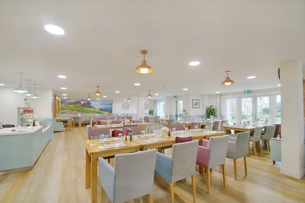 8558557-interior06 (Medium).JPG