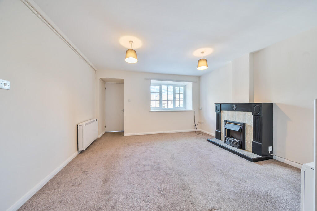 Living/Dining Roo...