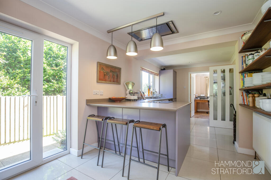 Kitchen/Breakfast Roomj