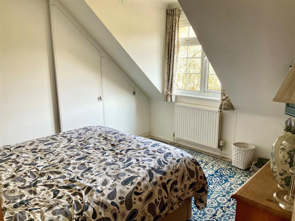 Bedroom 2 pic2.jpg