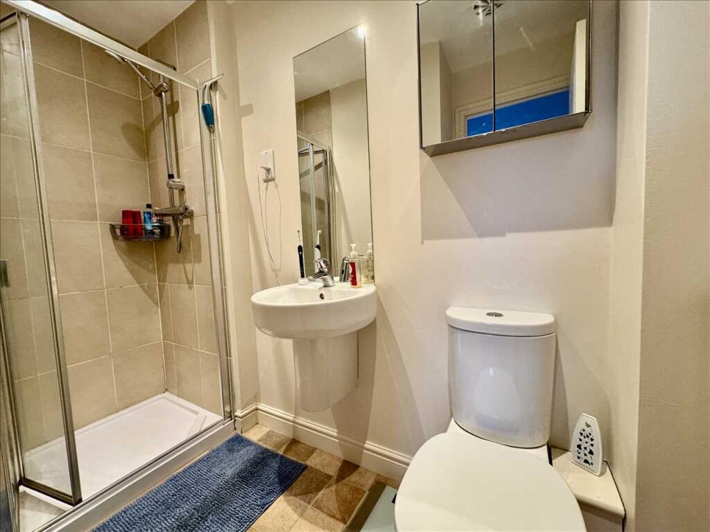 ENSUITE SHOWER ROOM