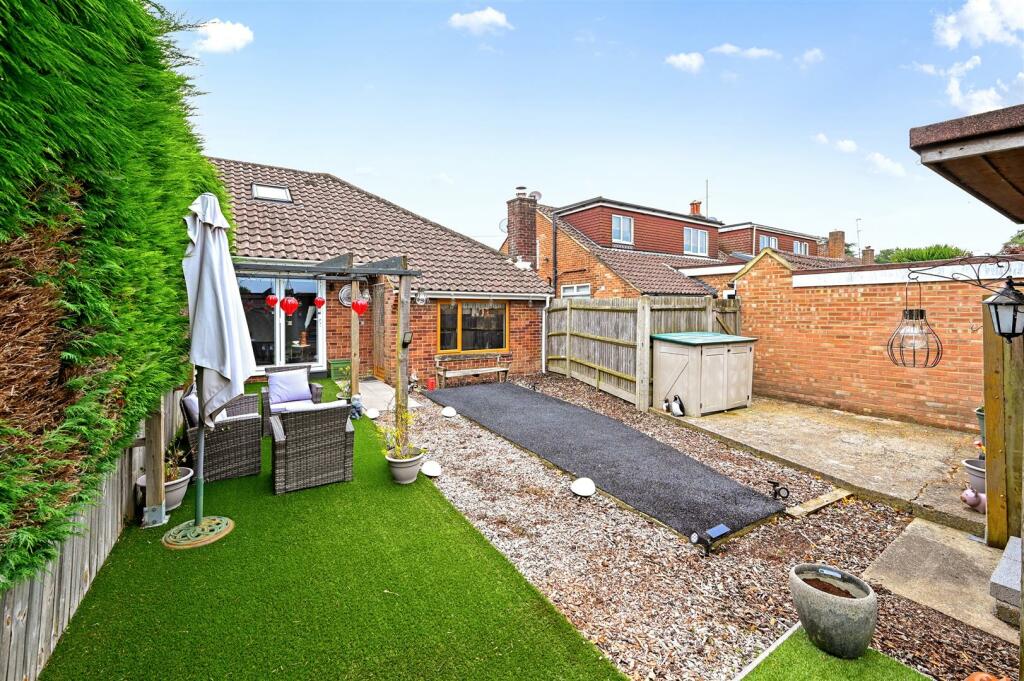 5 Wood Lane , Small dole, BN5 (18).jpg