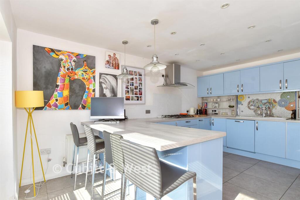 Lounge/Kitchen