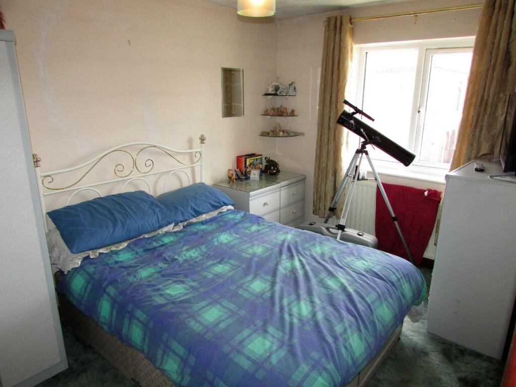 JamesSt5bed2.JPG