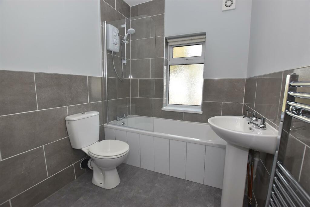 Bathroom.JPG