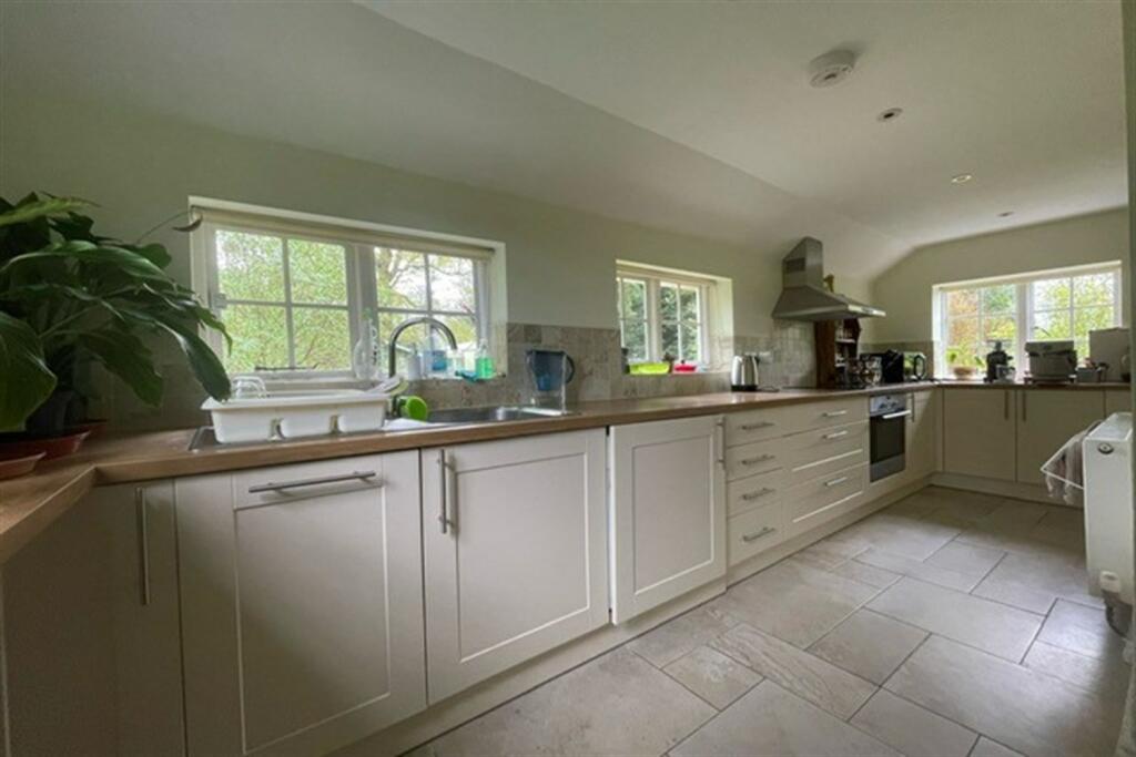 Kitchen (Main)