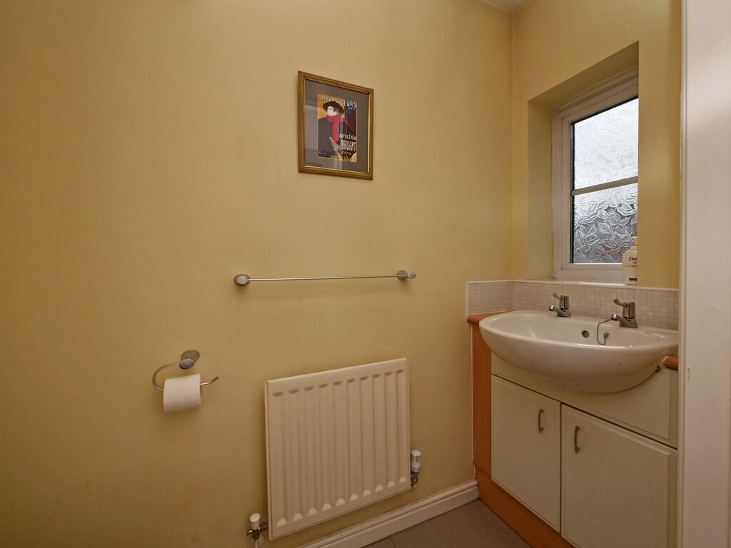 39 MOATHOUSE WAY ...