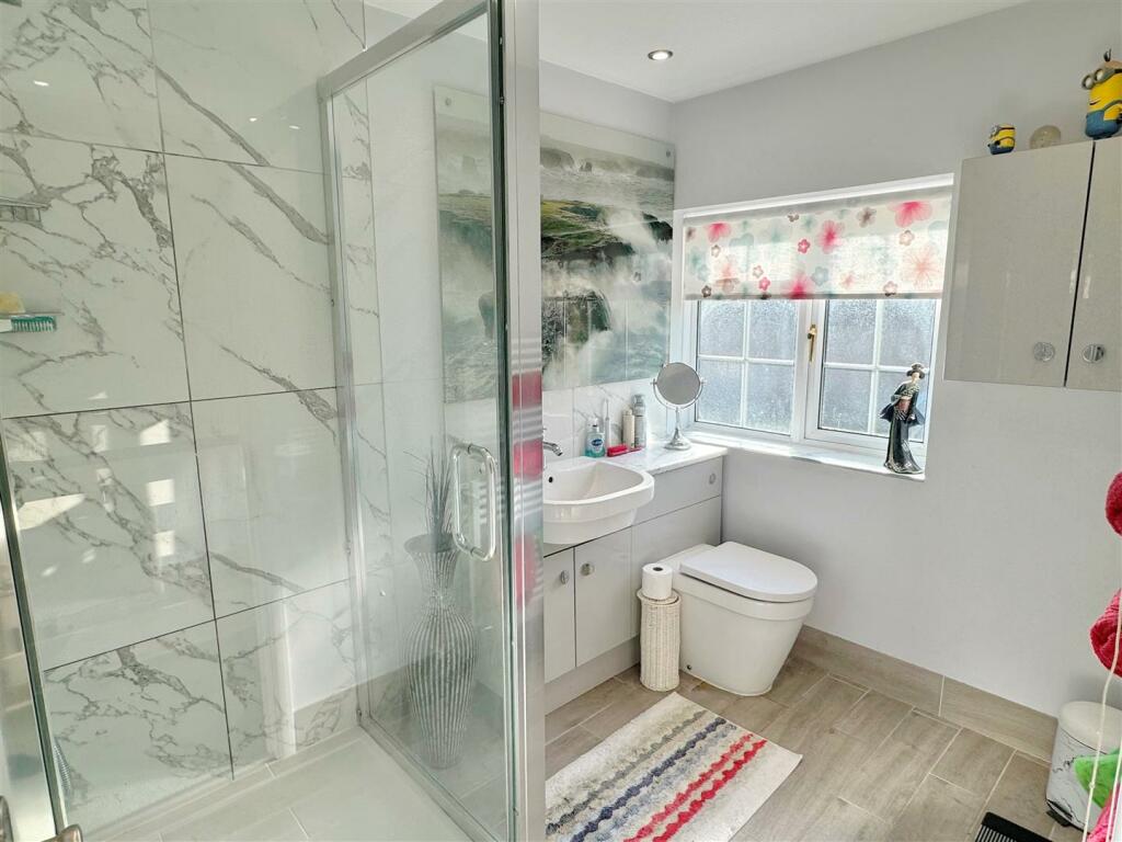 En Suite 1.JPG