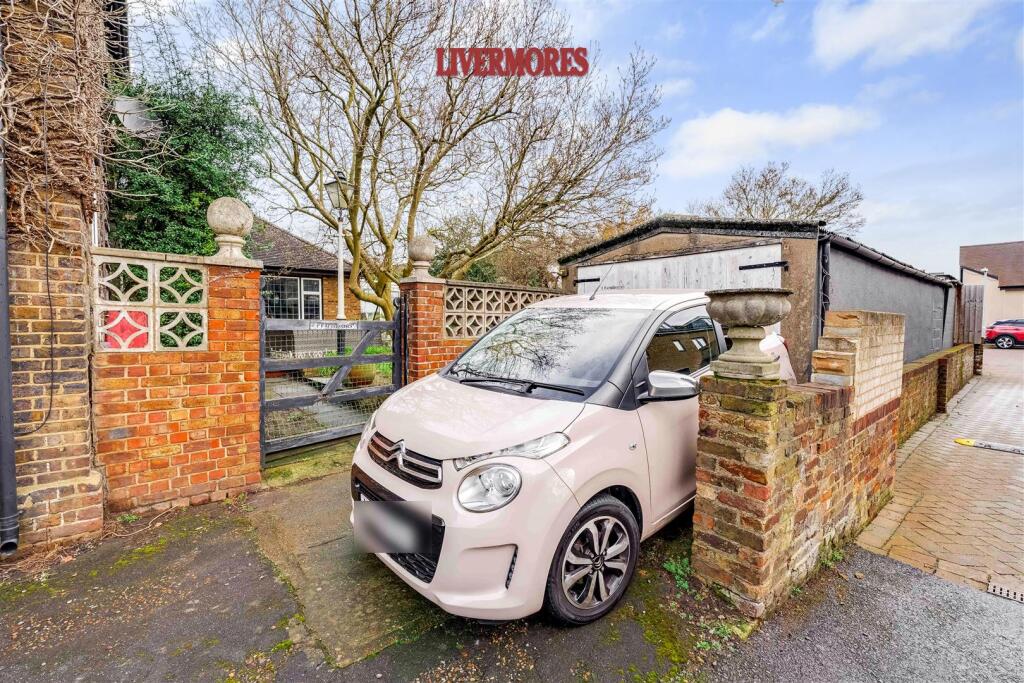 Garage &amp; Parking