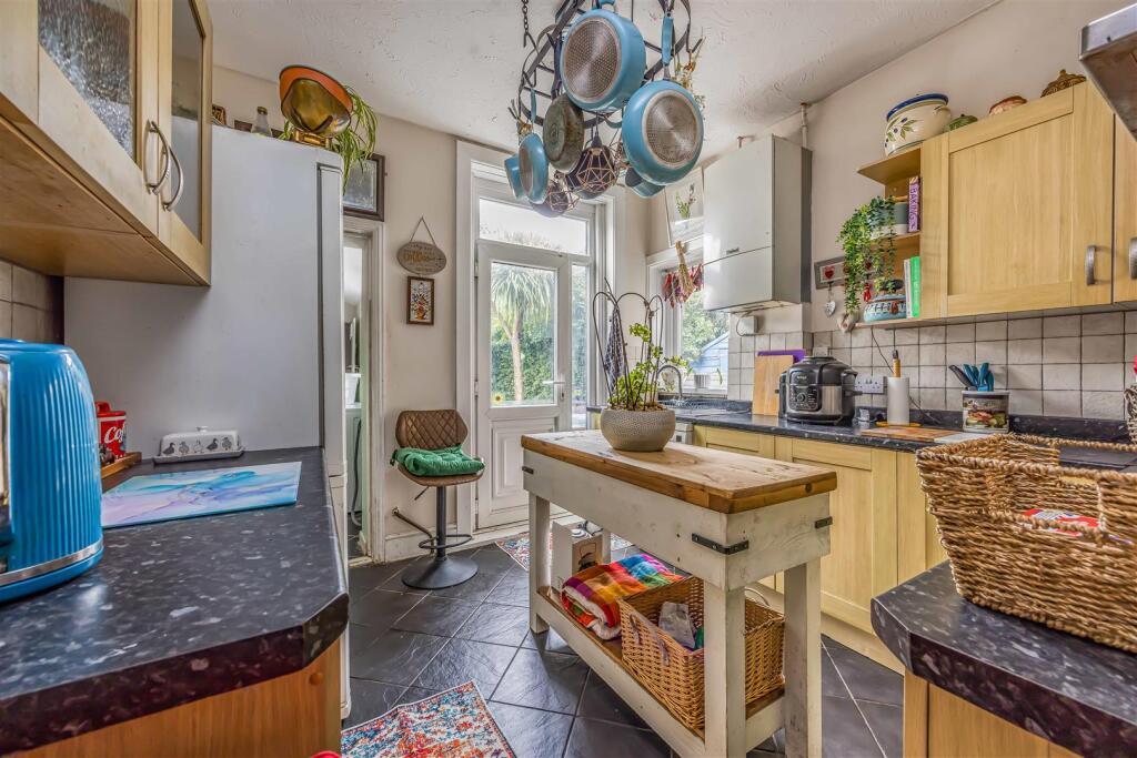 162 Brockhurst Road, Gosport-Small-PorticoMarketin