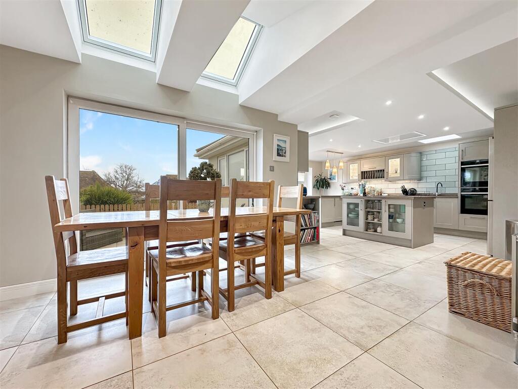 Dining Area Towards Kitchen.jpg