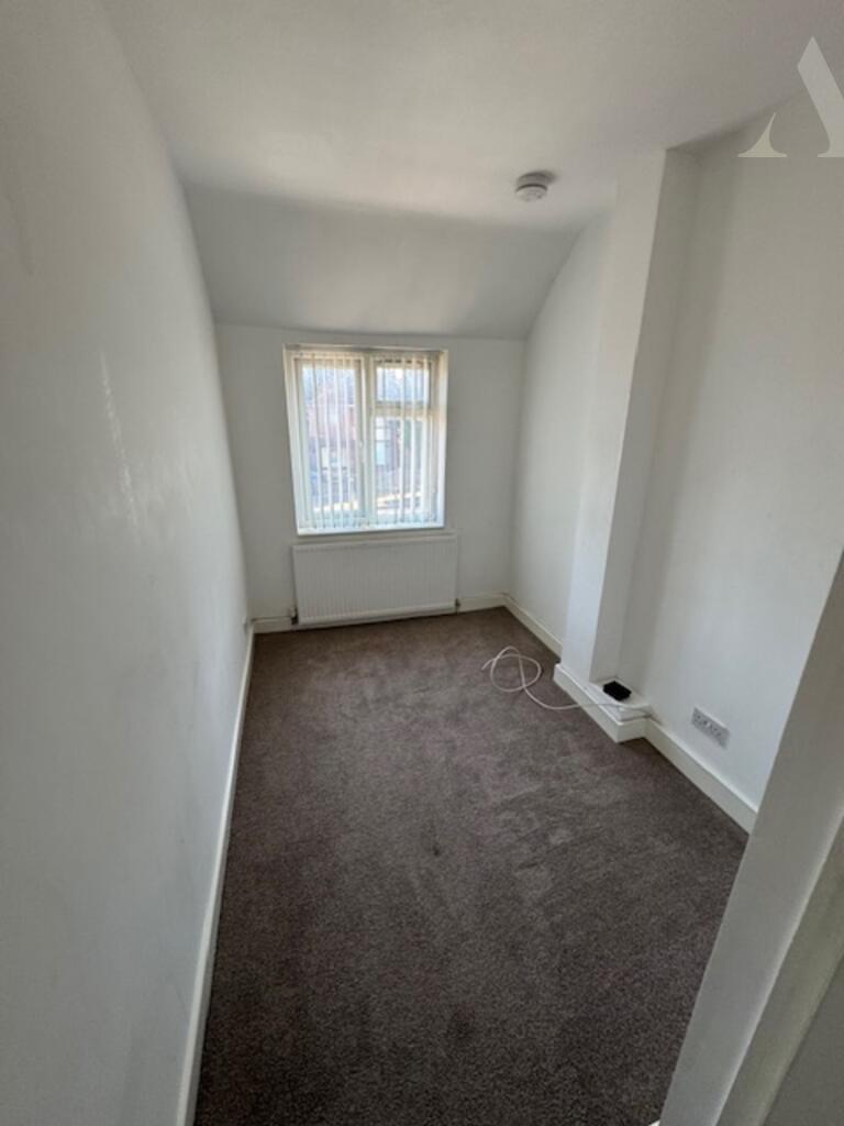 8 Chipperfield Road bedroom 4