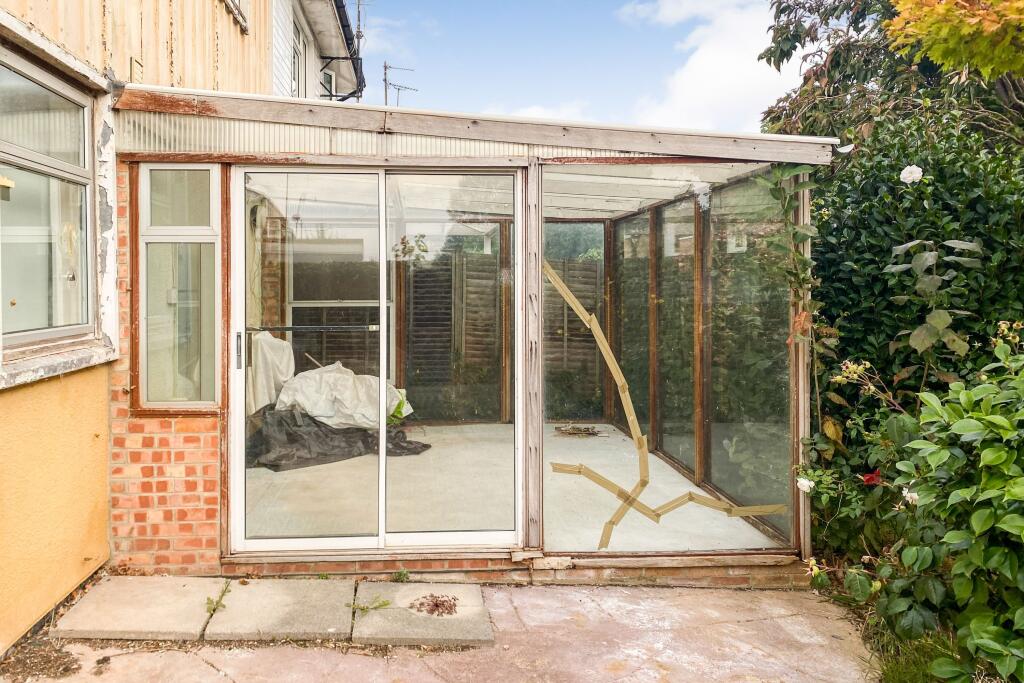 74 Quantock Road, Taunton, Somerset, TA2 7NS