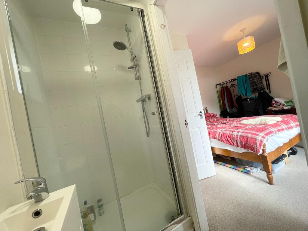 2nd floor en-suite