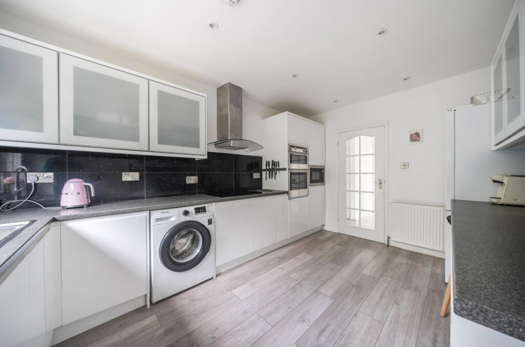 1336589-17-6895d8...