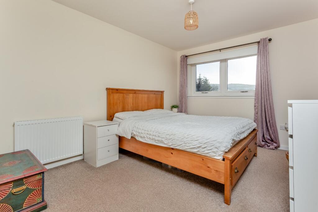 4 Aird Crescent