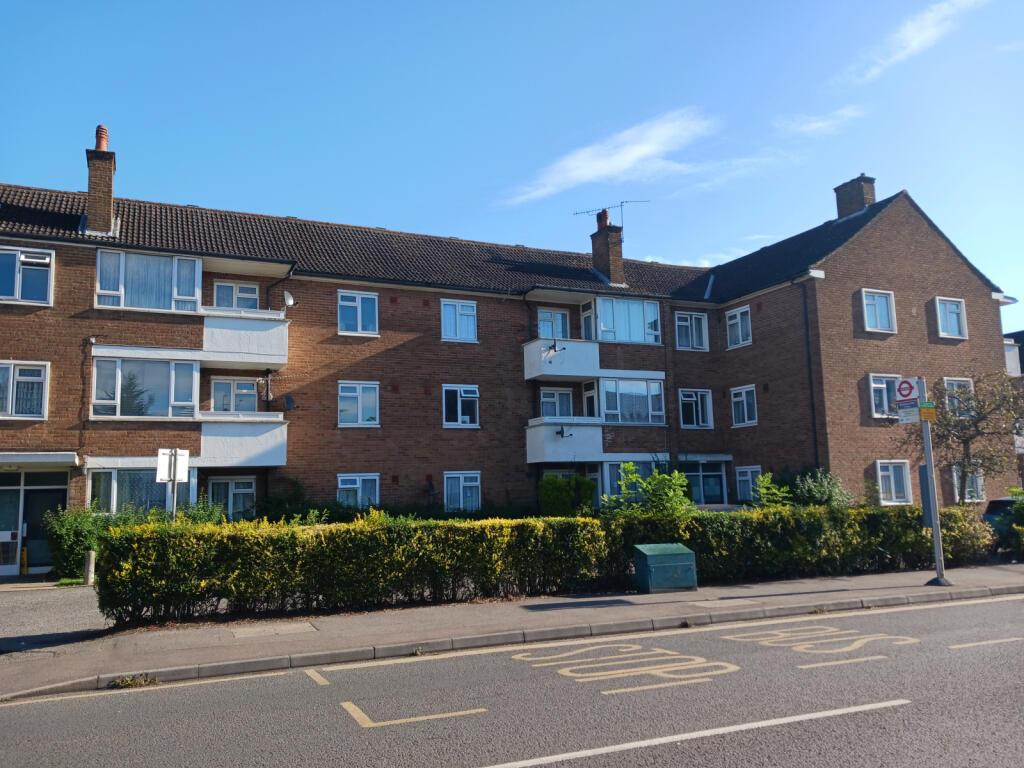 Two double bedroom 1st floor