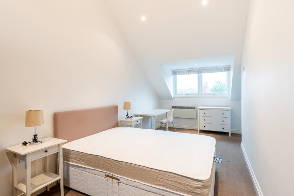 Flat 5 100 Crescent Road-01260