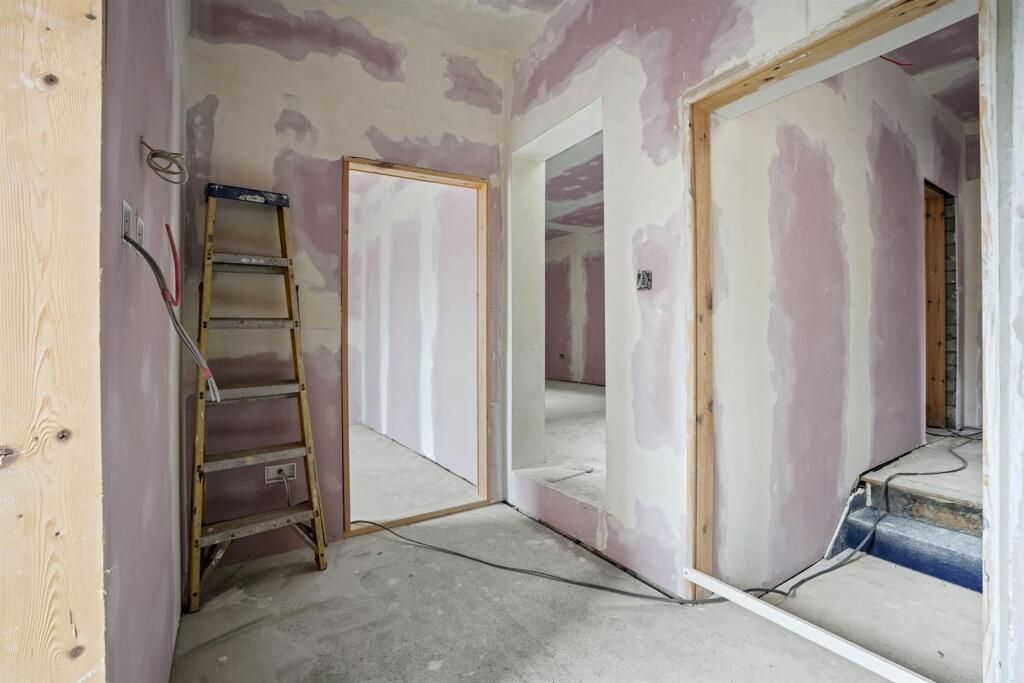 FLAT 1 ENTRANCE