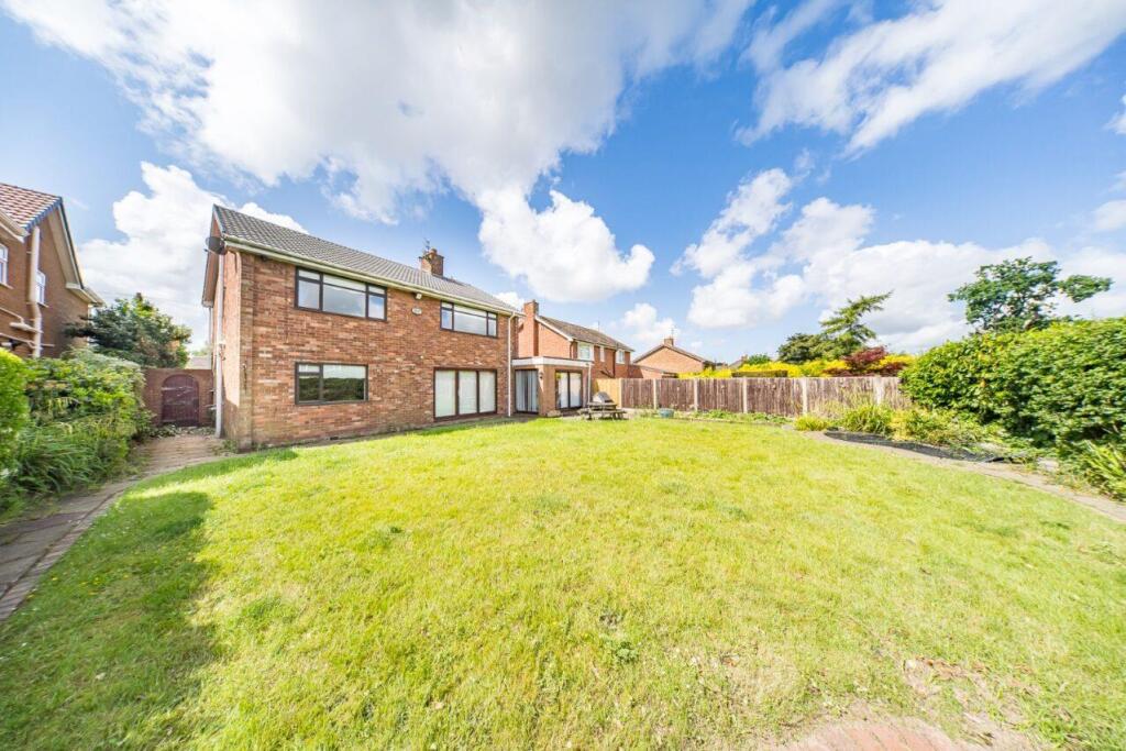 35 Longmeadow Road garden 2.jpg