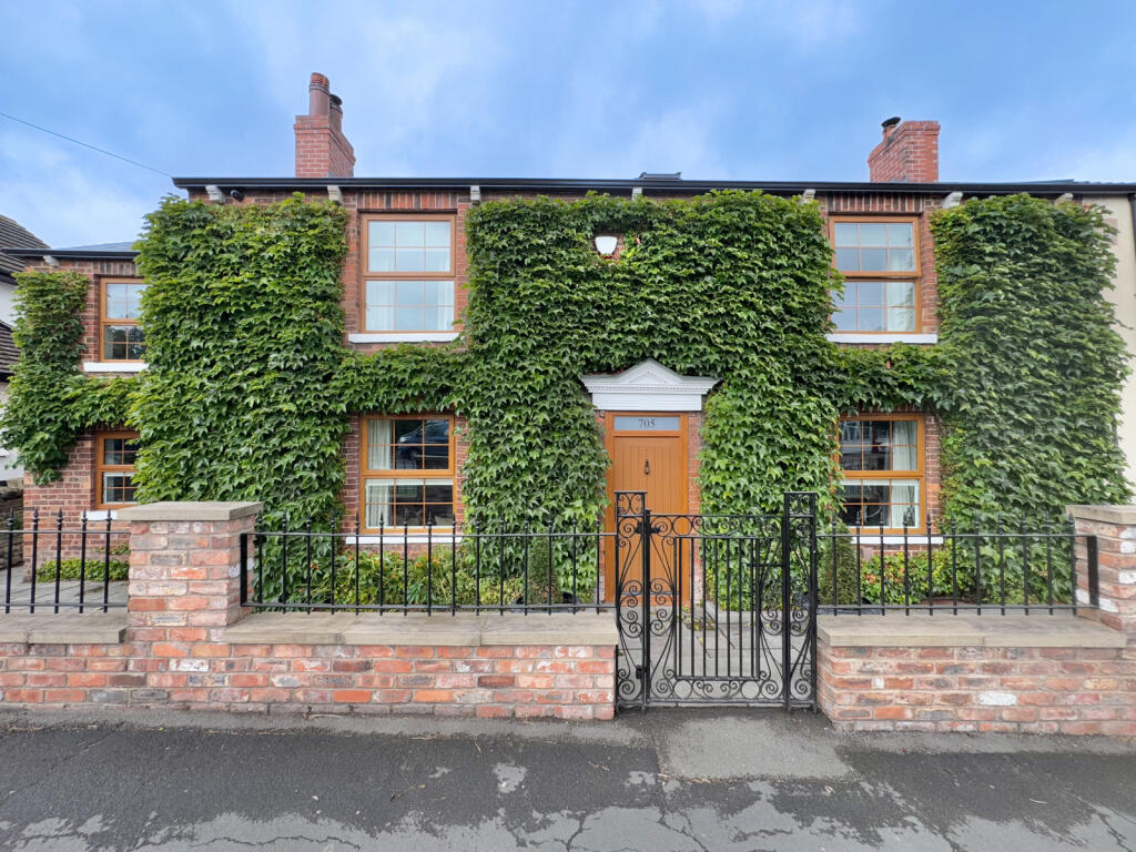 4 Bedroom Cottage for Sale