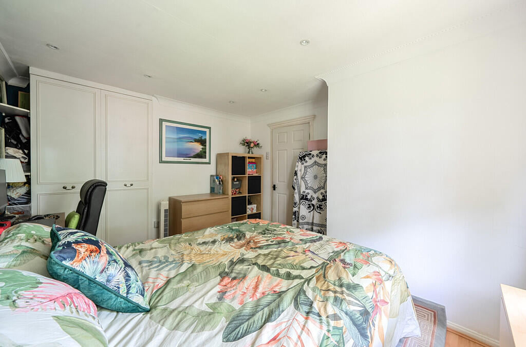 1299837-7-683706d...