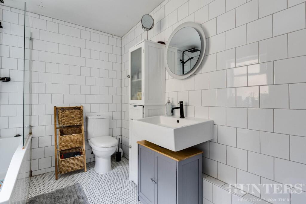 8 Halefield Road N17 9XR-14.jpg