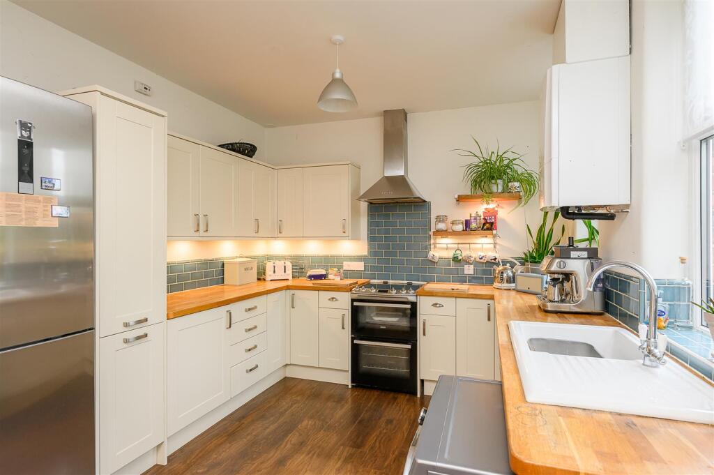 KITCHEN DINING