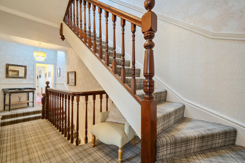 First Floor Landi...