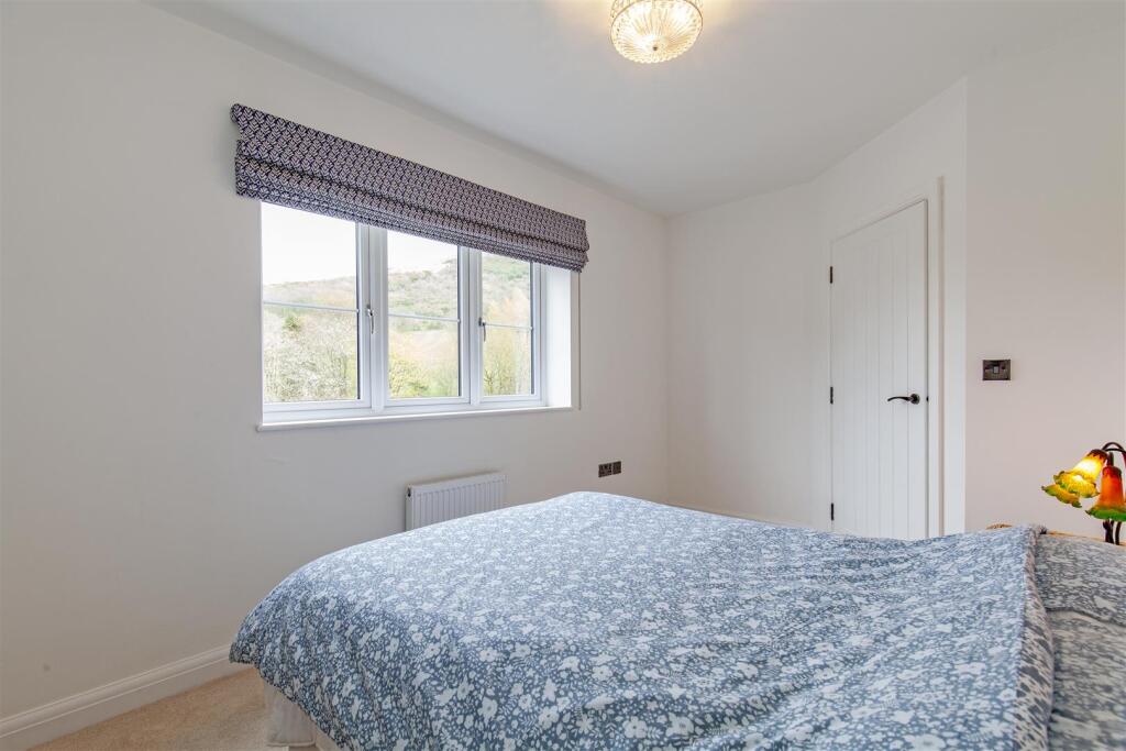 Bedroom 3-3.jpg