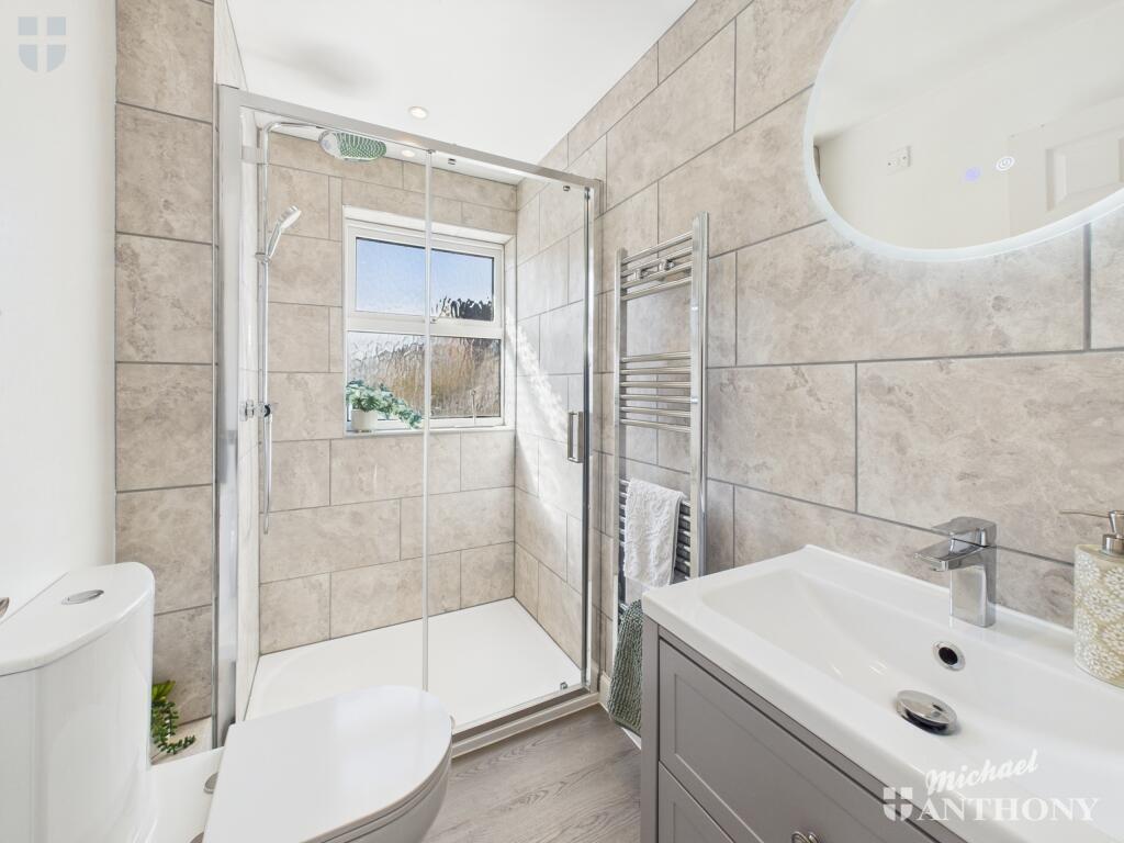 CAM03852G0-PR0216-STILL008